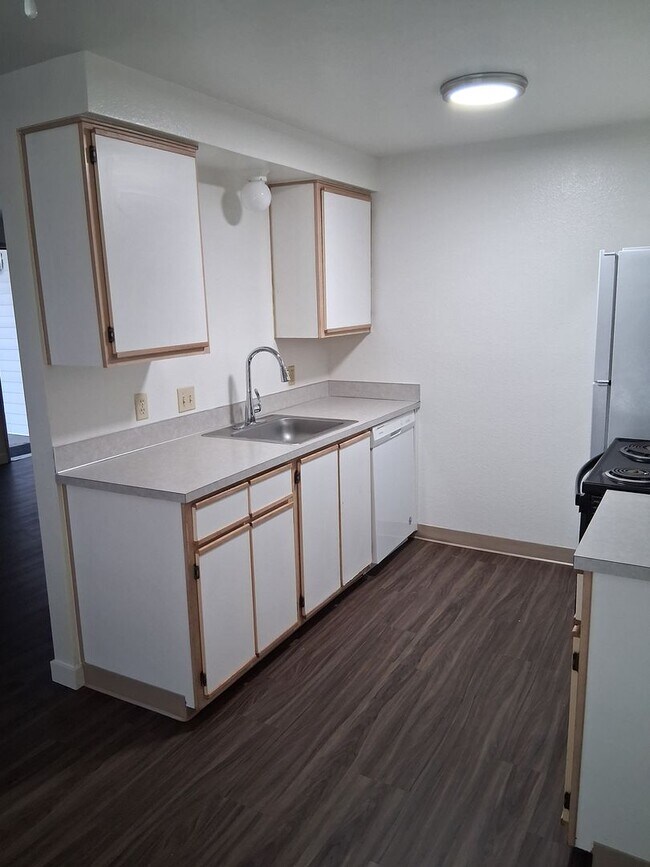Building Photo - Location, Community, Quality Living. It St...