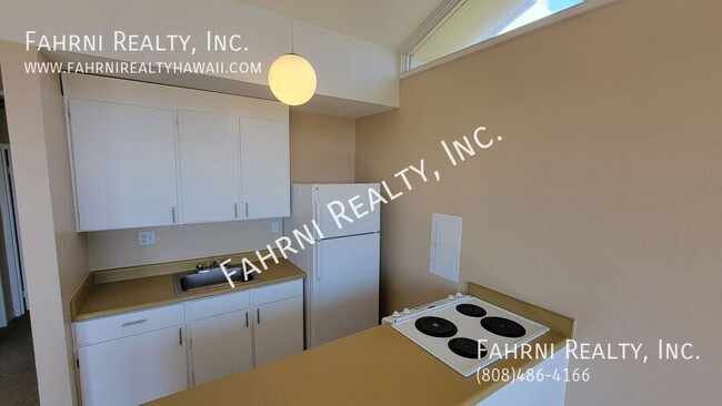 Building Photo - Recently updated 2 Bedroom 1 bath in the  ...