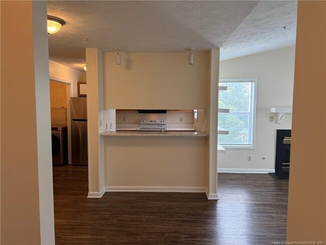 Building Photo - 300 Waterdown Dr