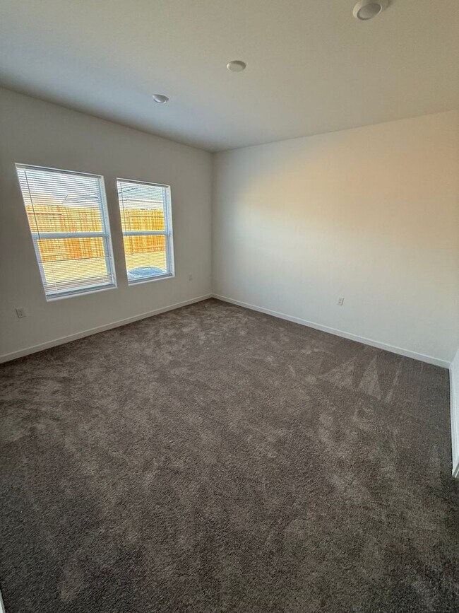 Building Photo - 7429 Sunshine Grv Dr