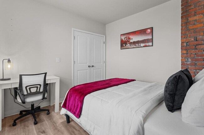 Building Photo - 1800 W Bethune St