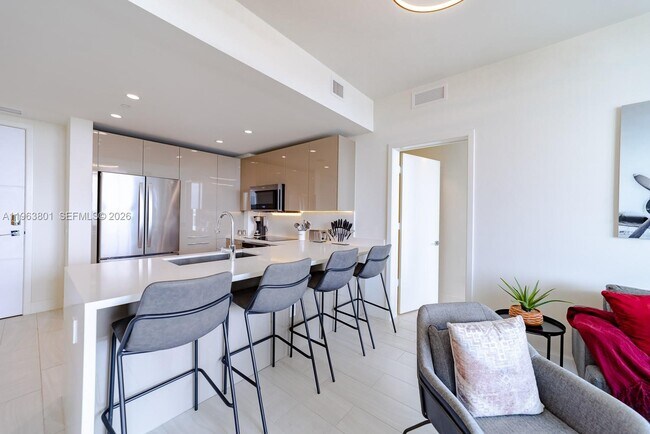 Building Photo - 2000 Metropica Wy