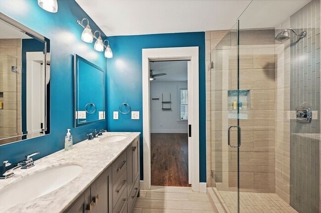 Building Photo - Charming 3BD/2BA Bungalow in Druid Hills!