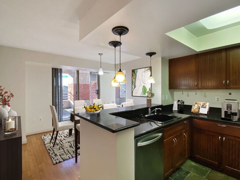 Building Photo - 1275 25th St NW