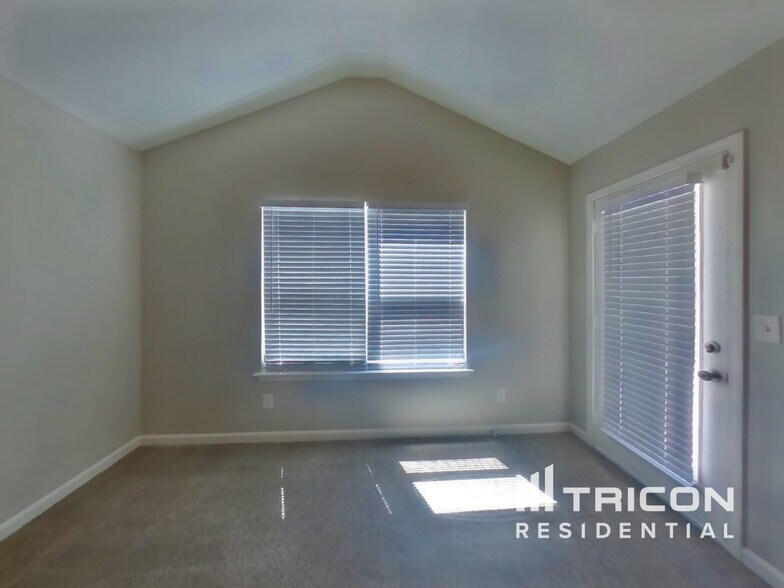 Building Photo - 355 Meadow Vista Ln