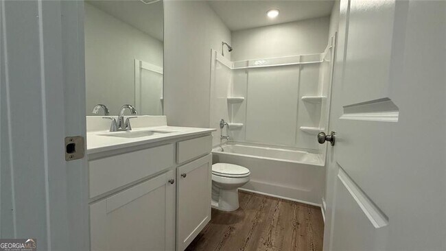 Building Photo - 7253 Mulberry St