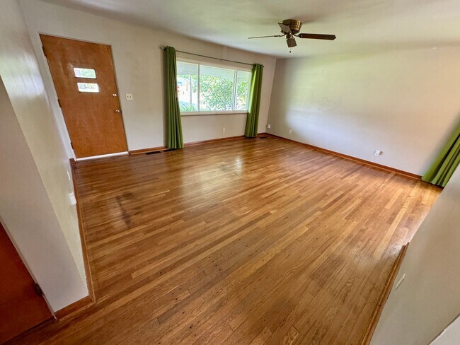 Building Photo - 3 Bedroom - Upper Arlington