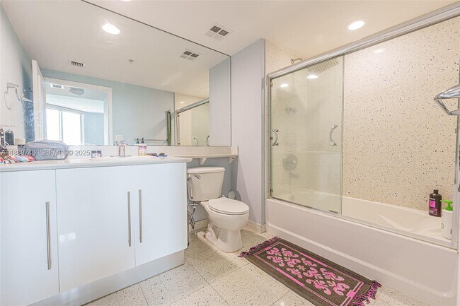 Building Photo - 335 S Biscayne Blvd