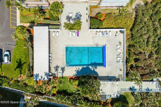 Building Photo - 877 N Hwy A1A