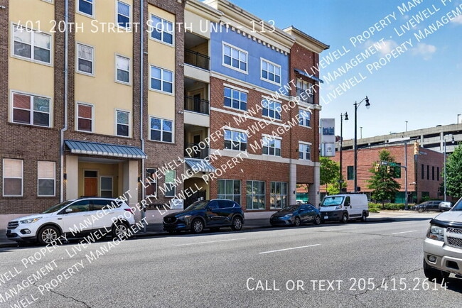 Building Photo - 401 20th St S