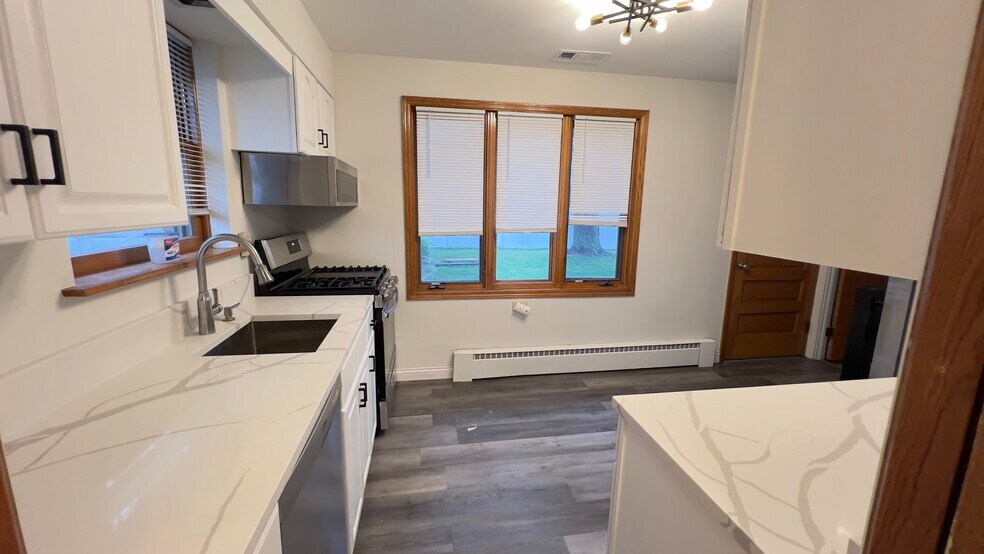 Building Photo - 2187 Scott Rd