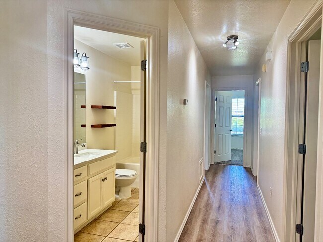 Building Photo - 17609 Gold Dr