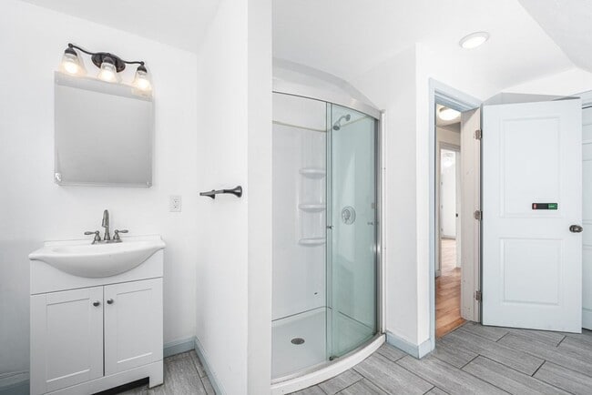Building Photo - 4bed 2bath in Waltham 9/1