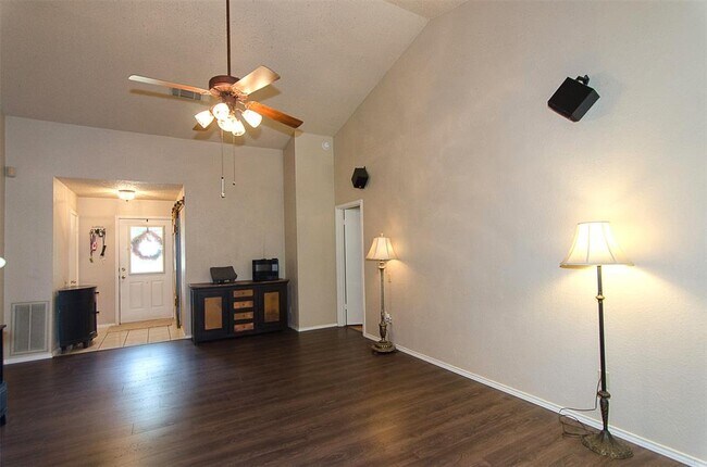 Building Photo - 16304 Kicking Bird Dr