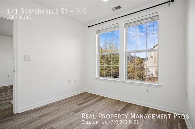 Building Photo - 171 Somervelle St