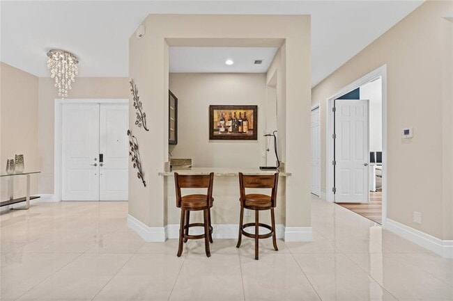 Building Photo - 9571 Eden Roc Ct