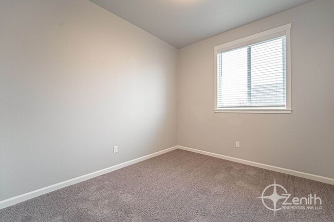 Building Photo - 16304 NE 21st St