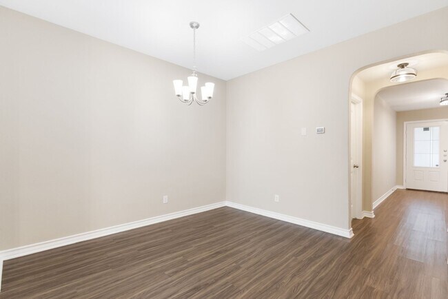 Building Photo - Well-Maintained 3-Bedroom Home – Ideal for Students & Professionals!