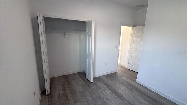 Building Photo - 875 Colville Dr