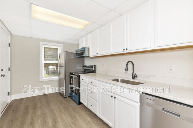 Building Photo - 152 E South St