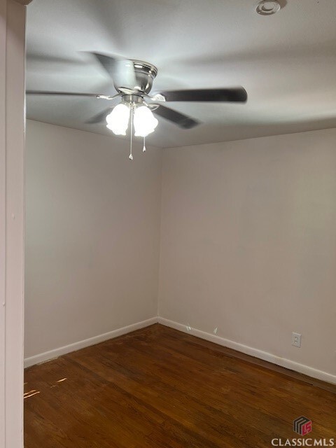 Building Photo - 255 Vista Dr
