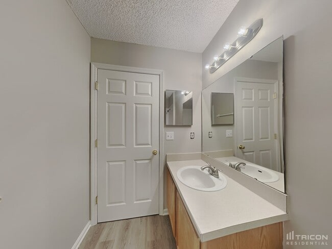 Building Photo - 4500 Loveland Pass Dr E