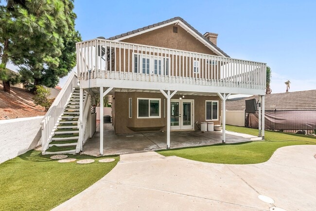 Building Photo - 13960 Carmel Ridge Rd