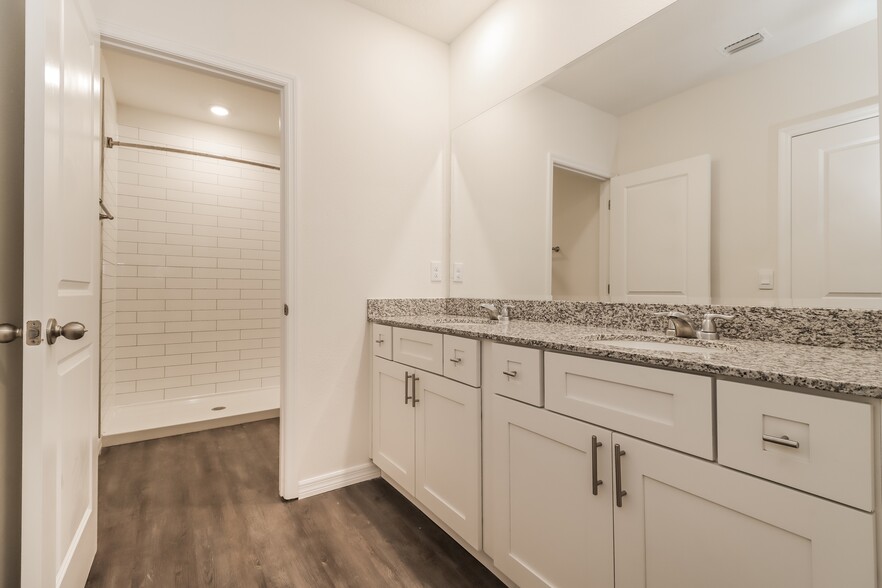 Building Photo - 11803 Mountain Retreat Ln