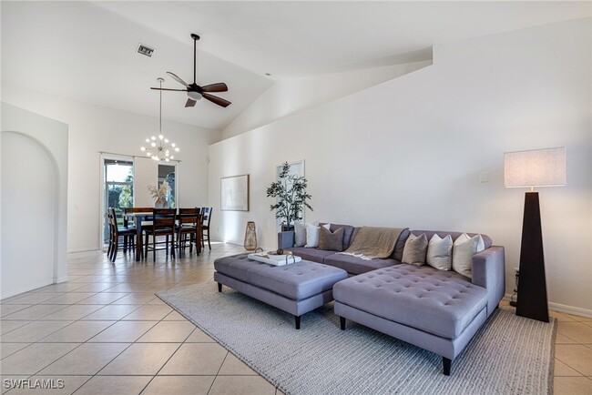 Building Photo - 461 Everglades Blvd N