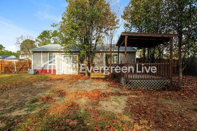 Building Photo - 112 N Donar Dr