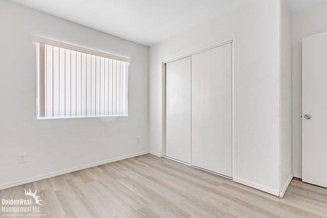 Building Photo - Remodeled 4Bdm 2Ba Downtown Duplex in Phoenix