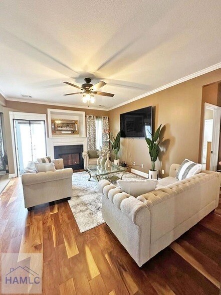 Building Photo - 1102 Sara Ln