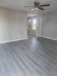 Building Photo - Updated 3BD/1BA