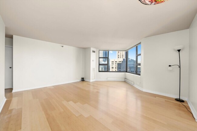 Building Photo - 401 E Ontario St