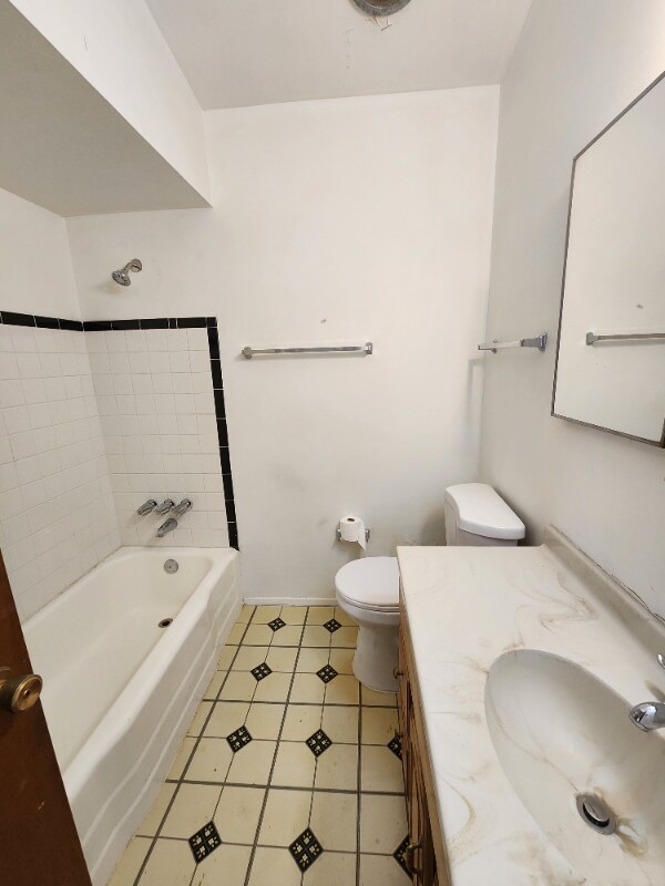 Building Photo - 7202 E Beverly Dr