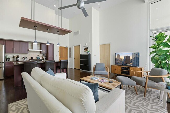 Building Photo - 1600 Barton Springs Rd