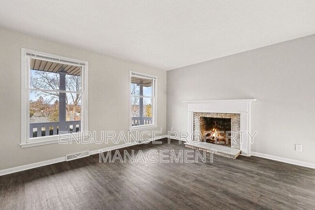 Building Photo - 334 Hyde Park Dr