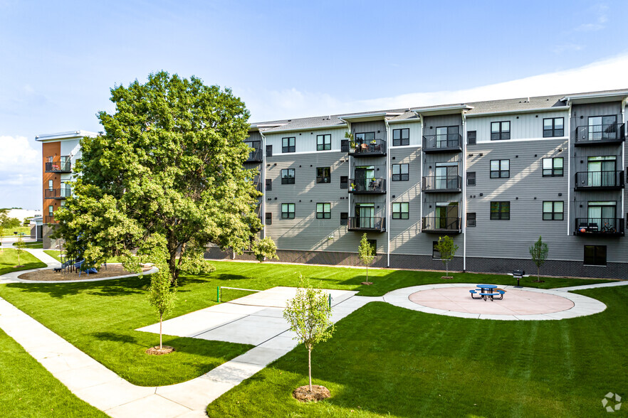 Primary Photo - Golden Aspen Flats