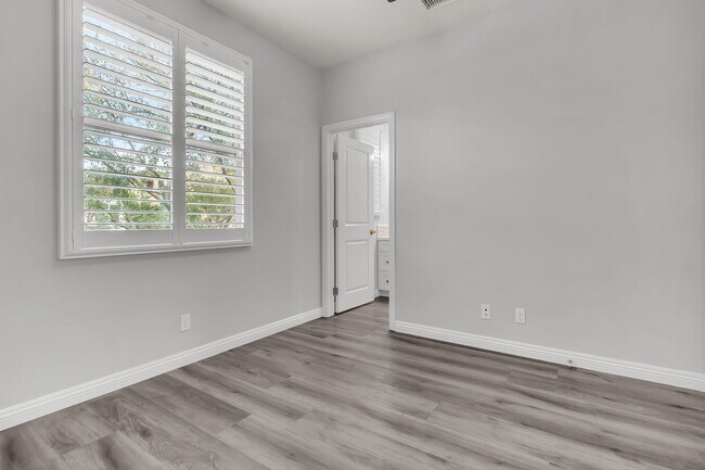 Building Photo - 76 Evening Sun