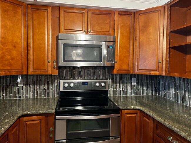 Building Photo - 1224 S Peninsula Dr