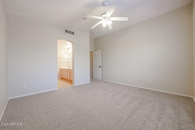 Building Photo - 6921 W Juniper Ave