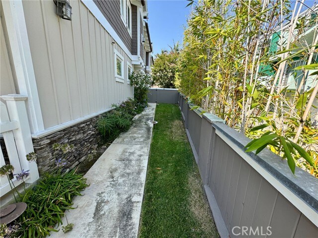 Building Photo - 804 N Irena Ave