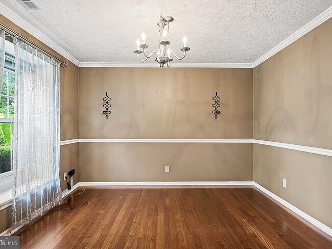Building Photo - 1504 Virginia Ct