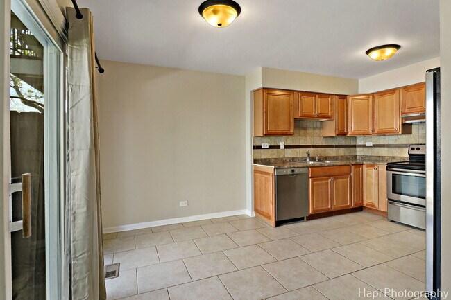 Building Photo - 2336 Old Kings Ct