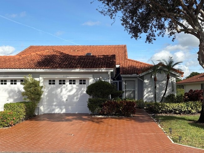 Building Photo - 7275 Summer Tree Dr