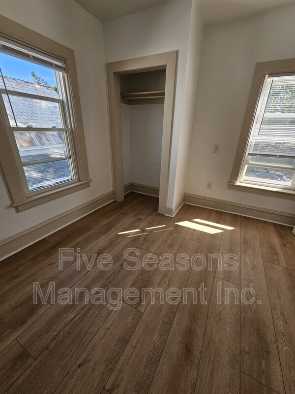 Building Photo - 206-208 North Champlain Street - 208