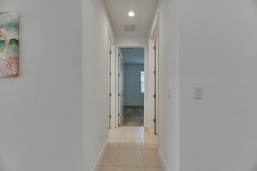 Building Photo - 4915 Sienna Isles Ave
