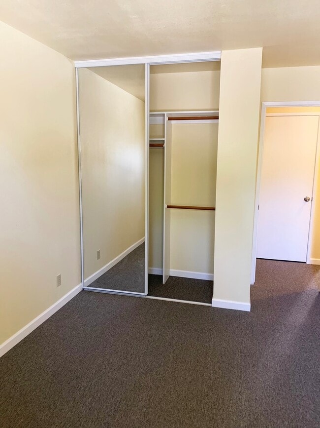 Building Photo - SUNNYVALE - Beautifully remodeled condomin...