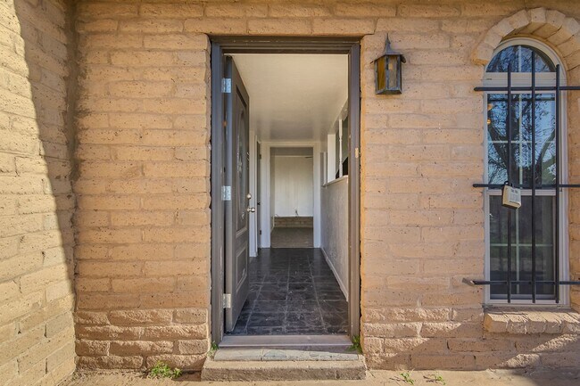 Building Photo - 3025 W Ohara Rd