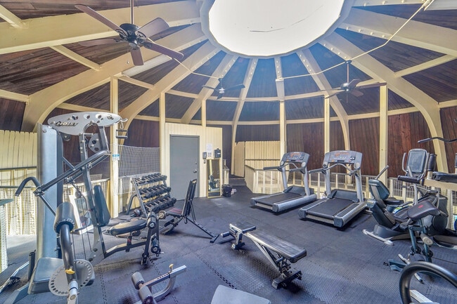 Building Photo - 5300 NE 24th Terrace